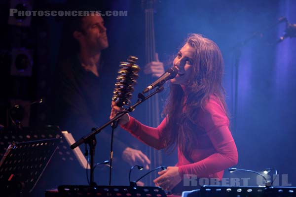 JULIA HOLTER - 2018-12-05 - PARIS - Petit Bain - 